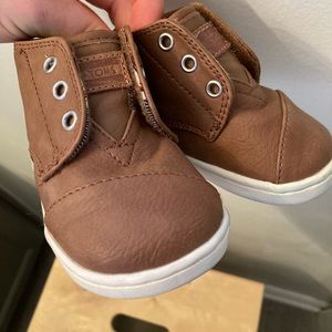 Little walker toms shoes